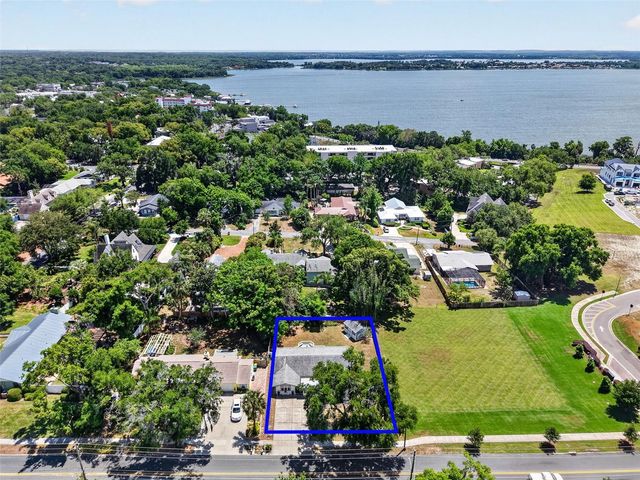 422 W 11TH AVENUE, Mount Dora, FL 32757