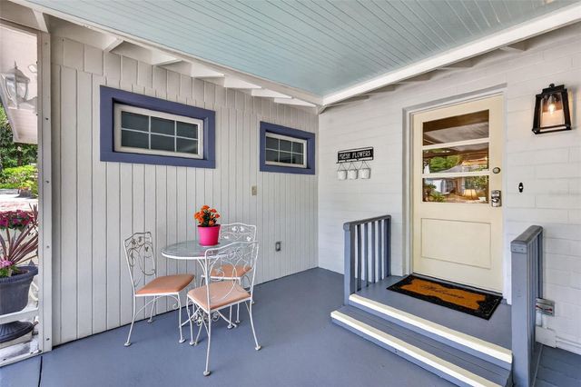 422 W 11TH AVENUE, Mount Dora, FL 32757