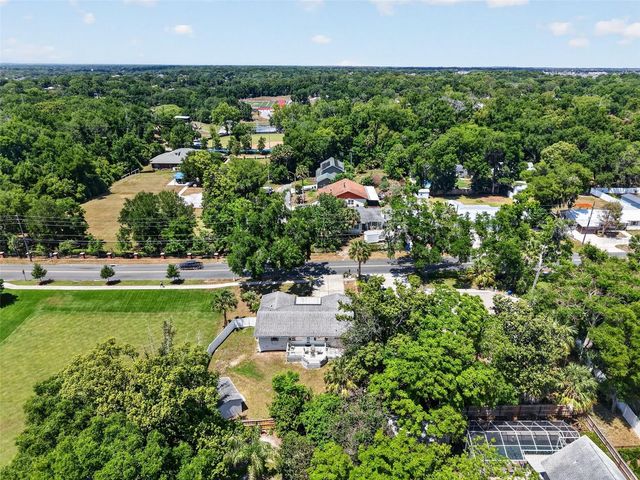 422 W 11TH AVENUE, Mount Dora, FL 32757