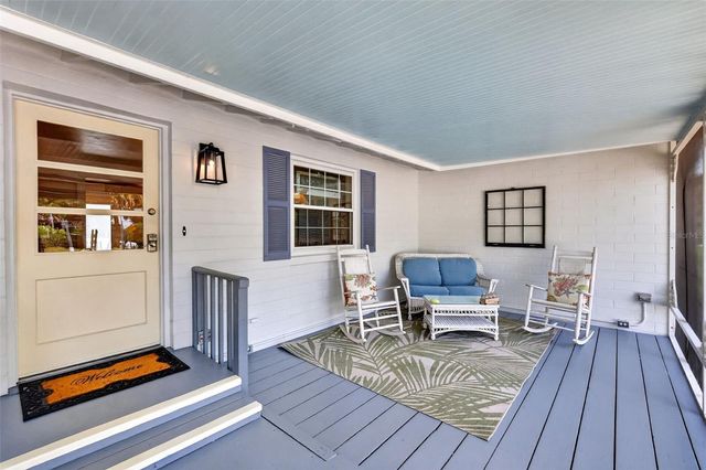 422 W 11TH AVENUE, Mount Dora, FL 32757
