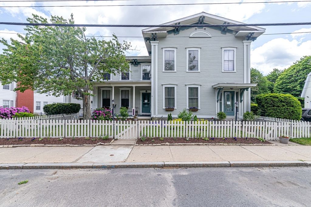 52 Central, Gardner, MA 01440