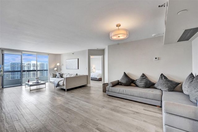 19101 NE 36th Ct 3002, Aventura, FL 33180