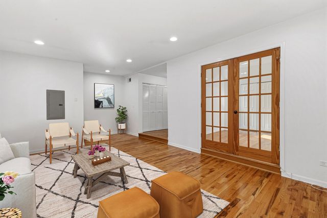 4042 N Kolmar Avenue, Chicago, IL 60641
