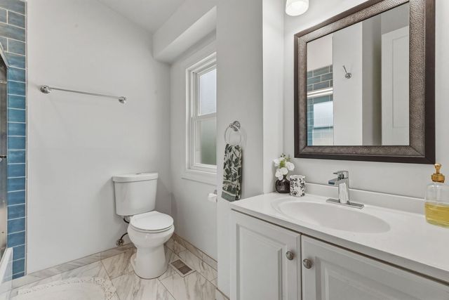 4042 N Kolmar Avenue, Chicago, IL 60641