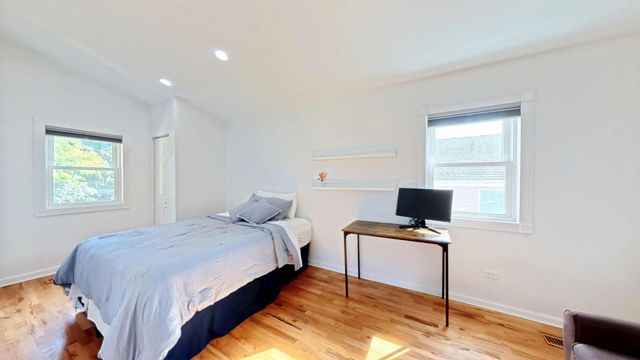 4042 N Kolmar Avenue, Chicago, IL 60641