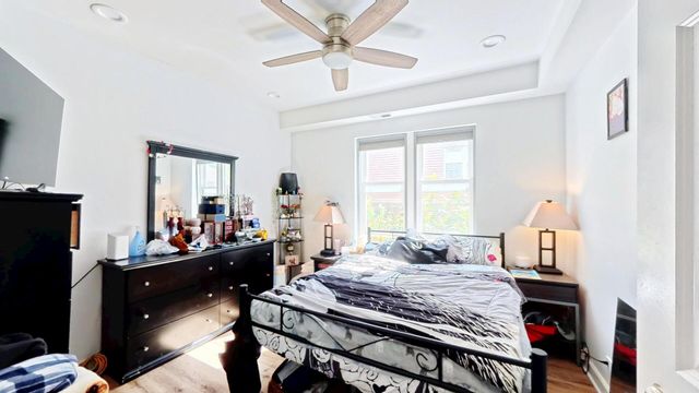 4042 N Kolmar Avenue, Chicago, IL 60641