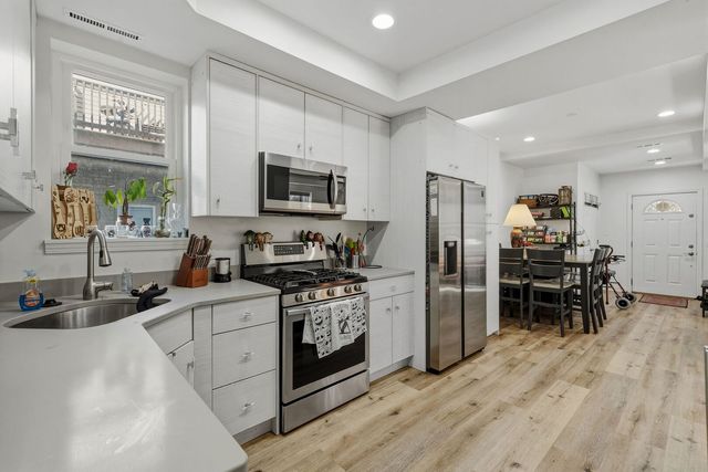 4042 N Kolmar Avenue, Chicago, IL 60641