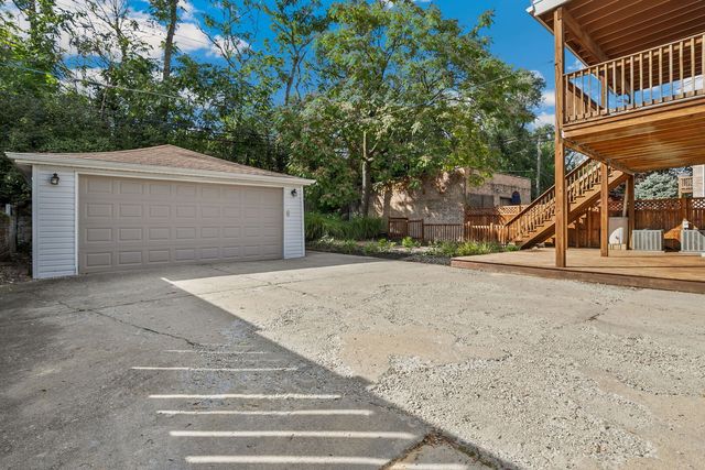 4042 N Kolmar Avenue, Chicago, IL 60641