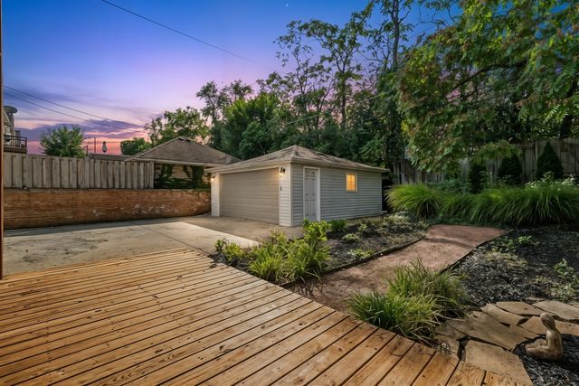4042 N Kolmar Avenue, Chicago, IL 60641