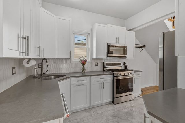 4042 N Kolmar Avenue, Chicago, IL 60641