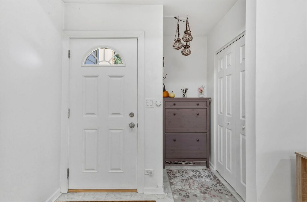 4042 N Kolmar Avenue, Chicago, IL 60641 — photo 5