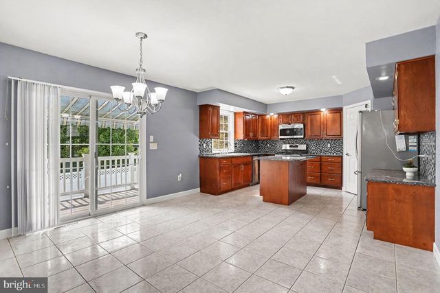 1036 MEADOW DR, Reading, PA 19605