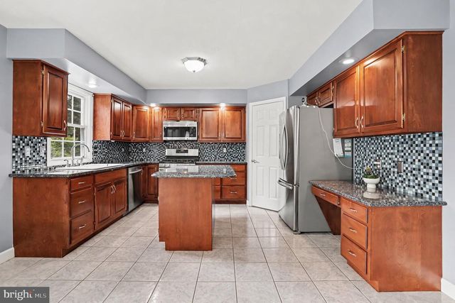 1036 MEADOW DR, Reading, PA 19605