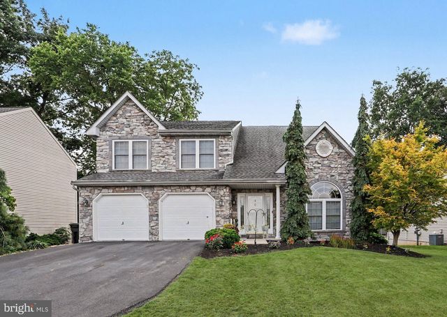 1036 MEADOW DR, Reading, PA 19605