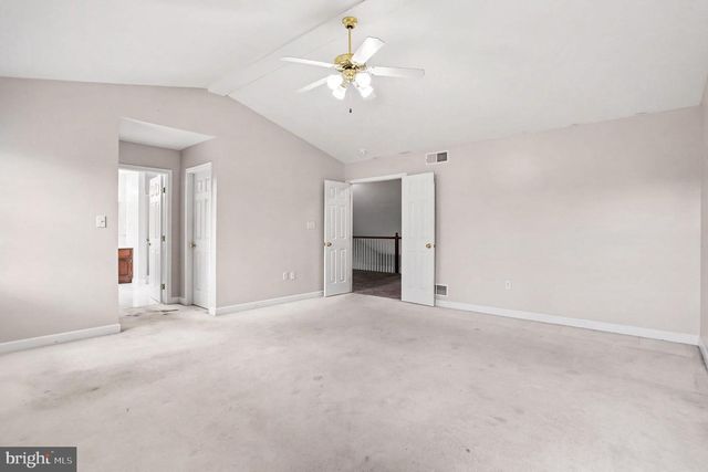 1036 MEADOW DR, Reading, PA 19605