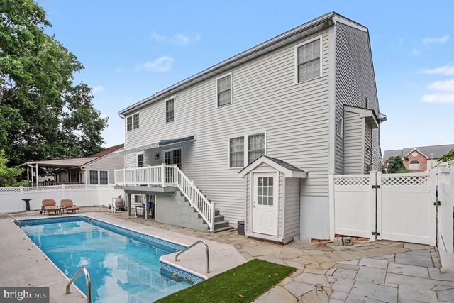 1036 MEADOW DR, Reading, PA 19605