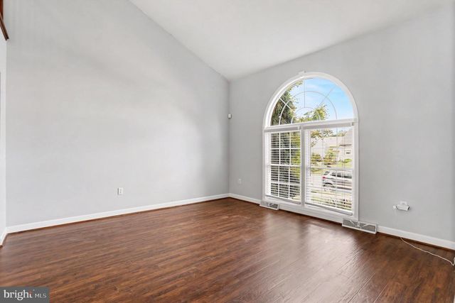 1036 MEADOW DR, Reading, PA 19605