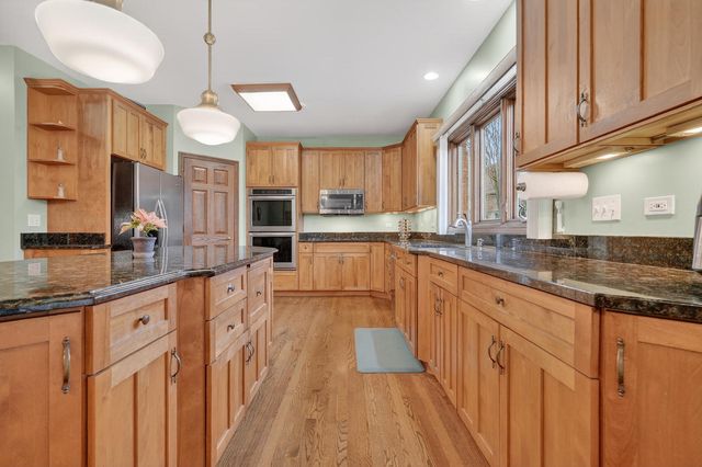 1036 E Talbot Street, Arlington Heights, IL 60004
