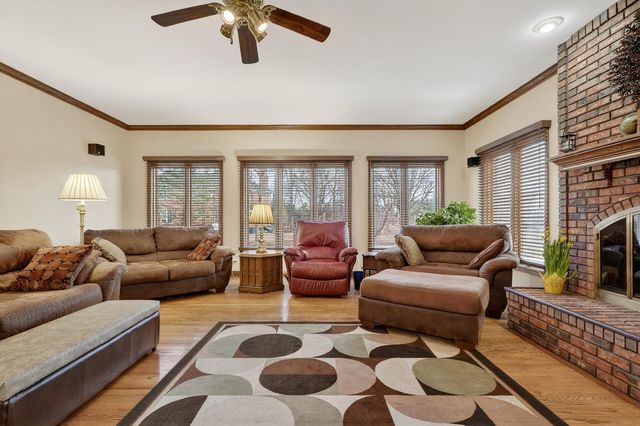 1036 E Talbot Street, Arlington Heights, IL 60004