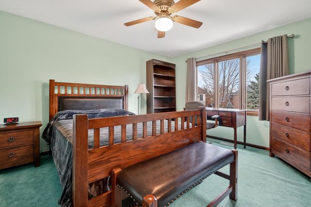 1036 E Talbot Street, Arlington Heights, IL 60004
