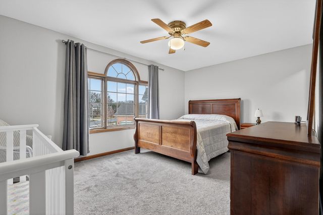 1036 E Talbot Street, Arlington Heights, IL 60004