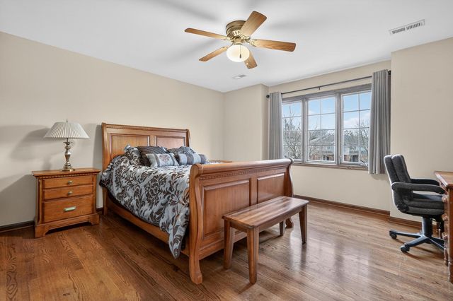1036 E Talbot Street, Arlington Heights, IL 60004