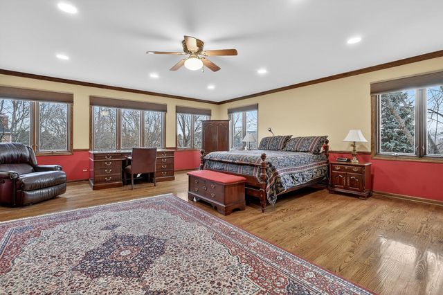 1036 E Talbot Street, Arlington Heights, IL 60004