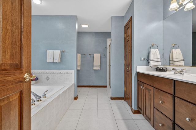 1036 E Talbot Street, Arlington Heights, IL 60004