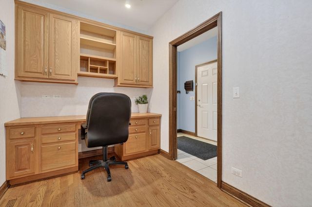 1036 E Talbot Street, Arlington Heights, IL 60004