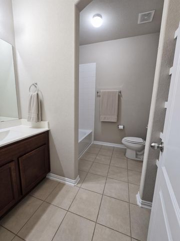 8723 W Crescent Lake Circle, Baytown, TX 77521