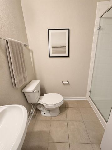8723 W Crescent Lake Circle, Baytown, TX 77521
