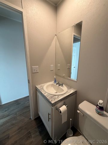 5611 S 377th West Avenue, Mannford, OK 74044