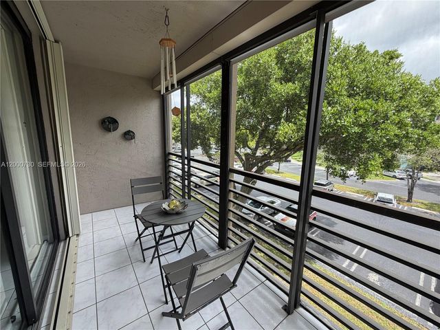 900 Colony Point Circle 317, Pembroke Pines, FL 33026