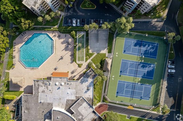 900 Colony Point Circle 317, Pembroke Pines, FL 33026