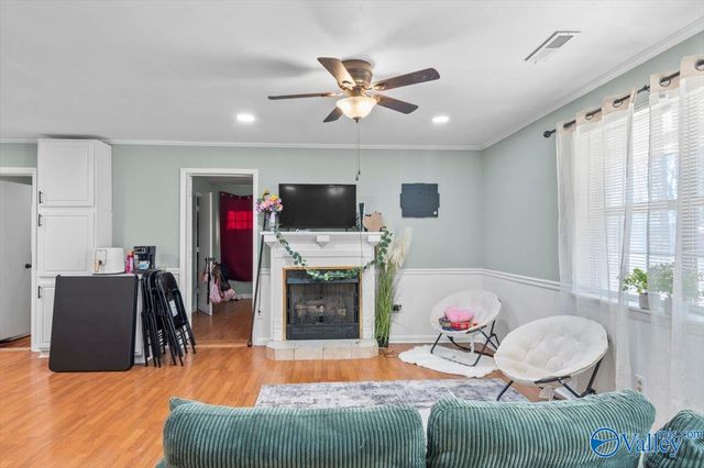 1117 Waylan Avenue, Albertville, AL 35950