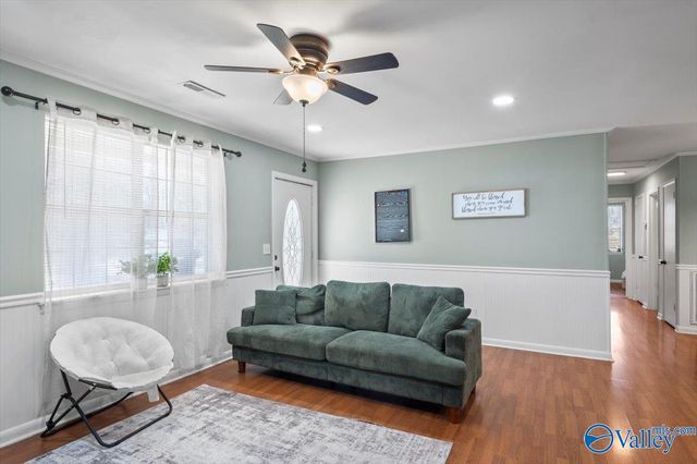 1117 Waylan Avenue, Albertville, AL 35950