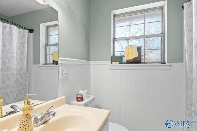 1117 Waylan Avenue, Albertville, AL 35950