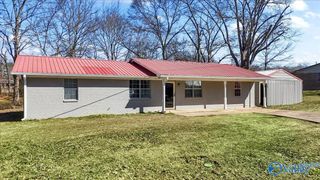 1117 Waylan Avenue, Albertville, AL 35950