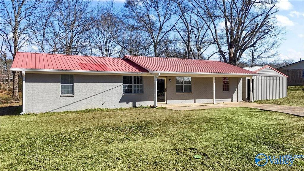 1117 Waylan Avenue, Albertville, AL 35950