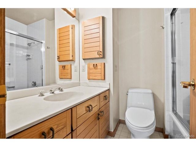 1625 E Layton Dr, Englewood, CO 80113