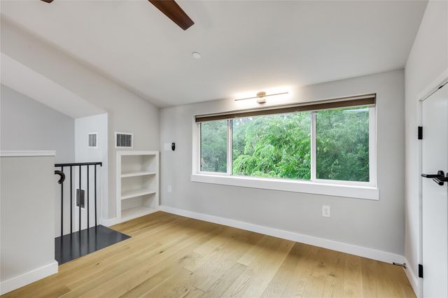913 Duncan LN 203, Austin, TX 78705
