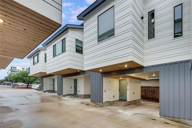 913 Duncan LN 203, Austin, TX 78705