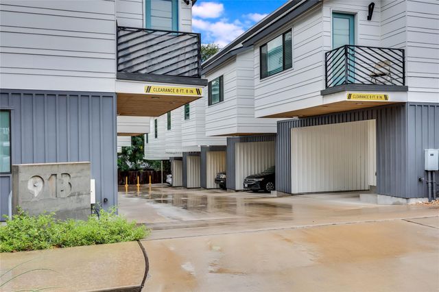 913 Duncan LN 203, Austin, TX 78705