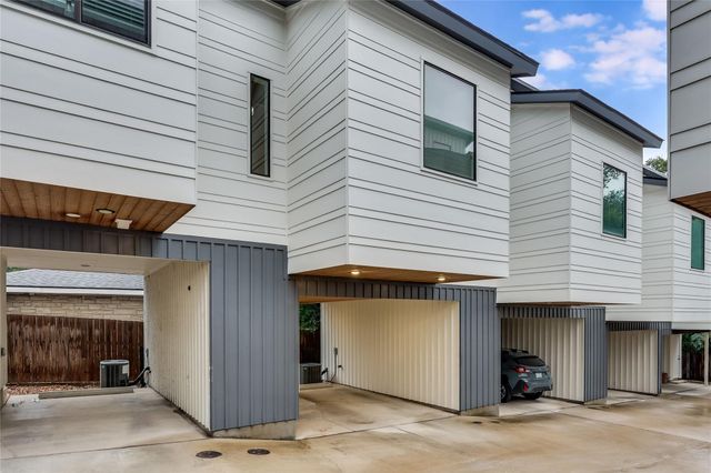 913 Duncan LN 203, Austin, TX 78705