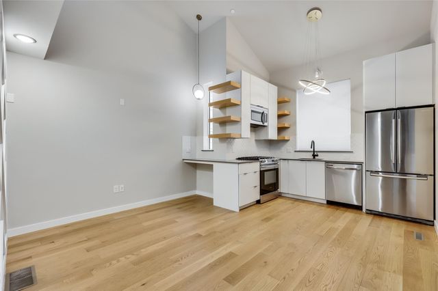 913 Duncan LN 203, Austin, TX 78705