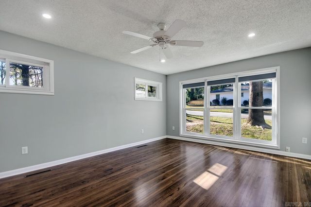 721 W Narroway, Benton, AR 72015