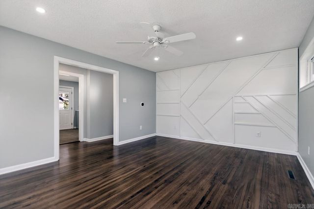 721 W Narroway, Benton, AR 72015