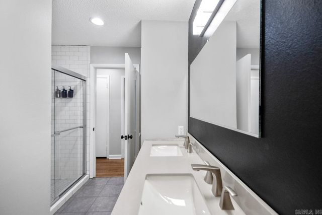 721 W Narroway, Benton, AR 72015