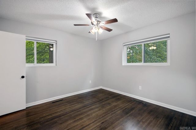 721 W Narroway, Benton, AR 72015