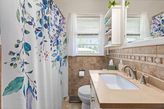 7405 Palm Drive, Urbandale, IA 50322